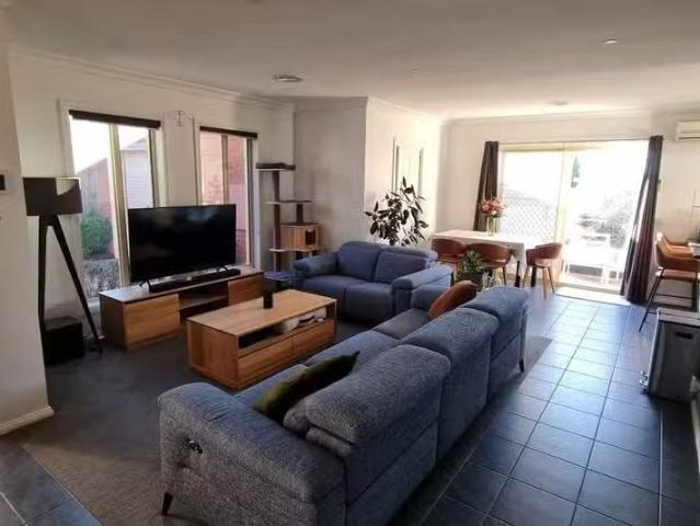 Nice 2/2 Liston Street, Bell Post Hill, VIC 3215 Townhouse f.