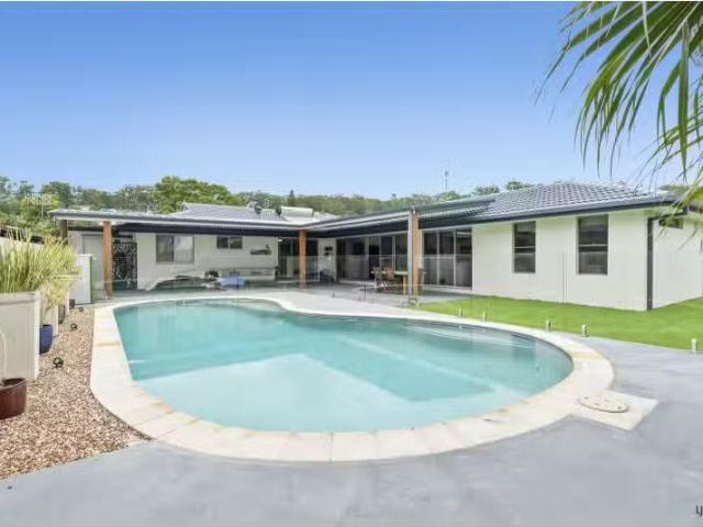 For Rent! 22 Mckenzie Drive, Currumbin Waters House for rent.