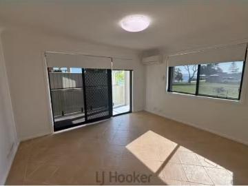 For Rent! 22 Paley Crescent, Belmont South House for rent Lis.
