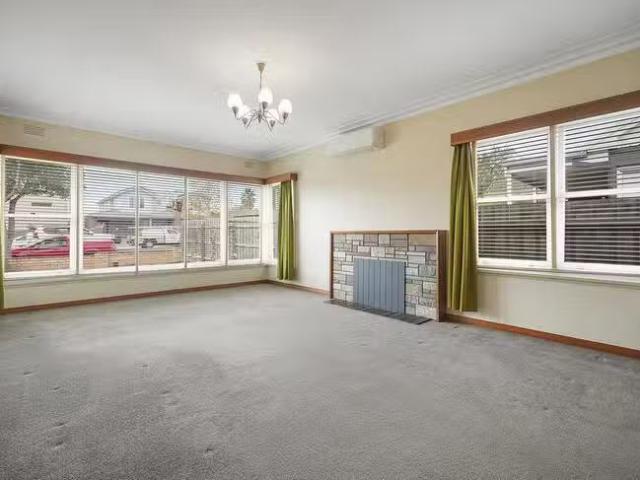 For Rent! 22 Roberts Road, Belmont, VIC 3216