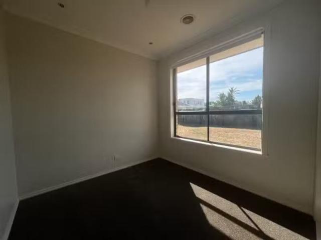 Deal! 22 Windsor Boulevard, Derrimut VIC 3026