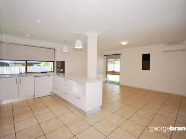 Cheap 22 Vaisey Close, Kariong House for rent Listed by Kelly.