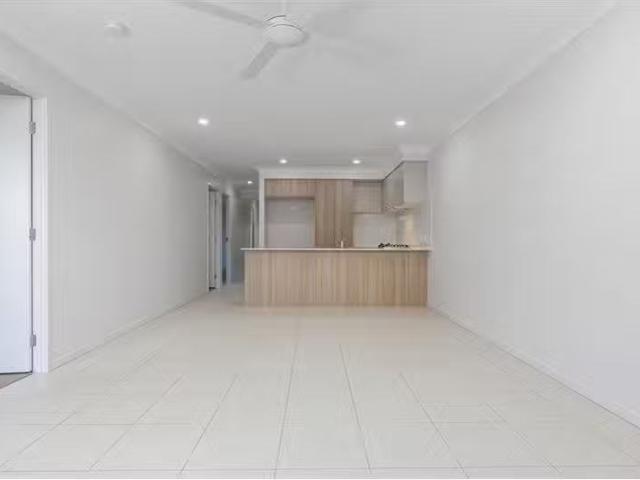 For Rent! 22A Crestwood Road, Thornton Townhouse for rent Lis.
