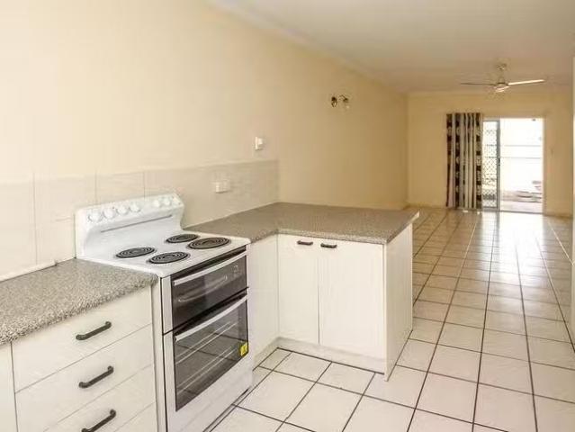 Rental! 2/364 Mccoombe Street, Mooroobool, QLD 4870