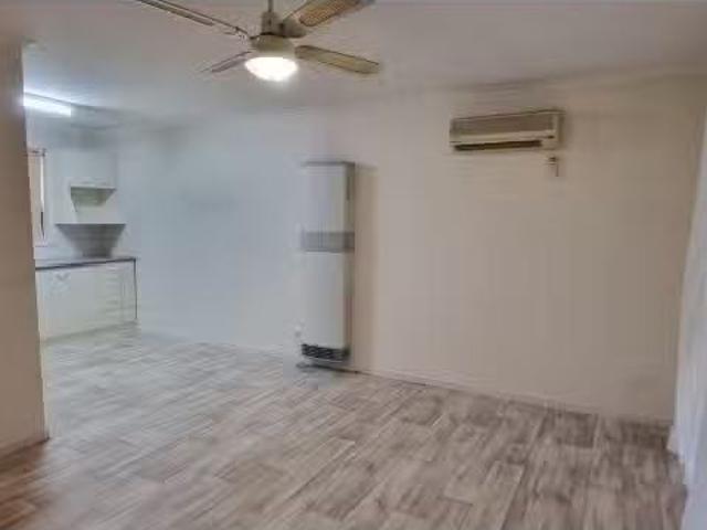 Unique 2/384 Kaylock Road, Lavington Apartment for rent Liste.