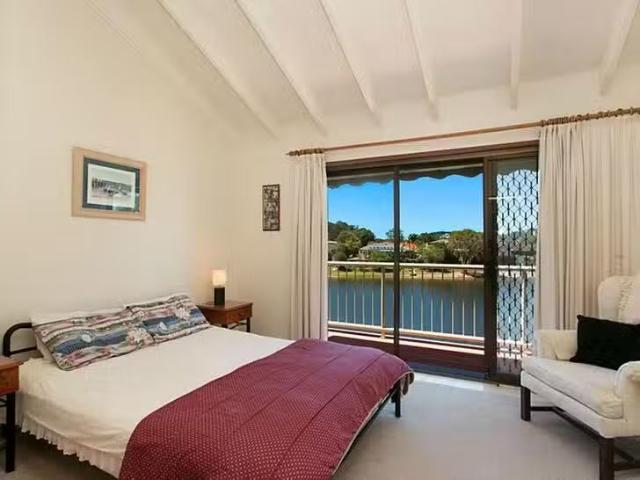 Cozy 2/38 Sunbird Street, Burleigh Waters, QLD 4220