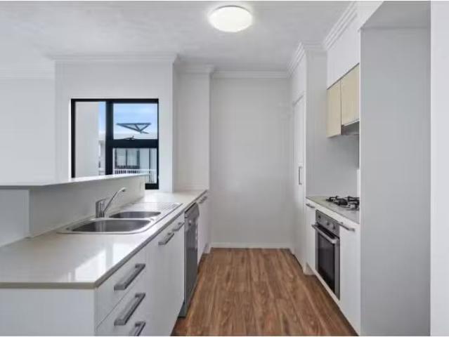 Deal! 230/803 Stanley St, Woolloongabba Apartment for rent Li.