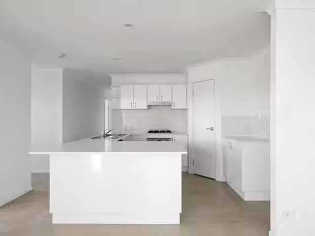 Nice 2/31 Woleebee Drive, Glenvale, QLD 4350
