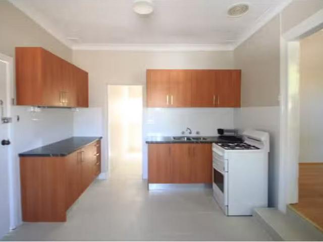 Nice 2/320 Annandale Street, Annandale House for rent Listed.