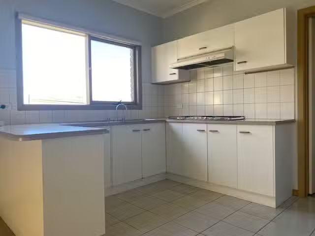 Cheap 2/33 Munro Street, Macleod VIC 3085