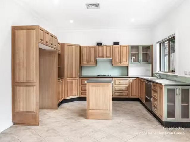 For Rent! 23 Greendale Street, Greenwich NSW 2065