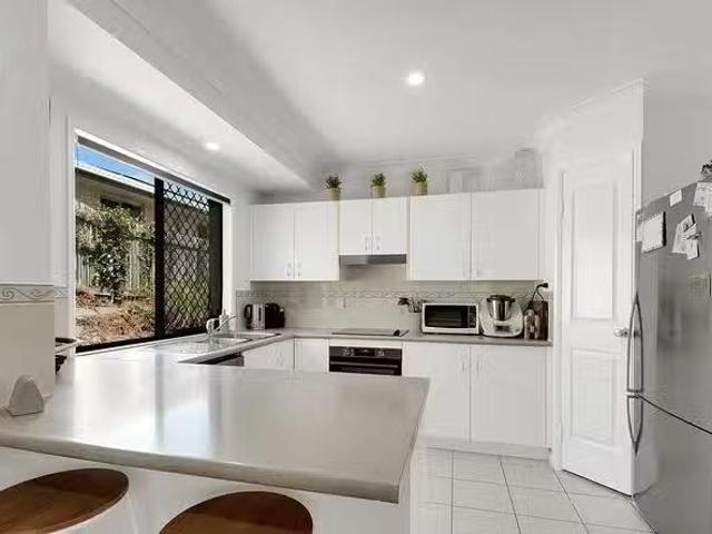 Just in! 23 Waratah Street, Kin Kora, QLD 4680