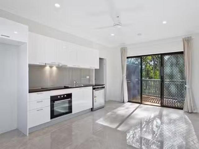 Nice 2/43A Arbour Way, Regents Park, QLD 4118