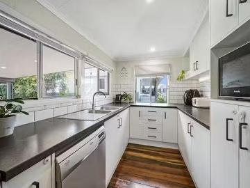 Cozy 24 Eton Street, Cambooya, QLD 4358