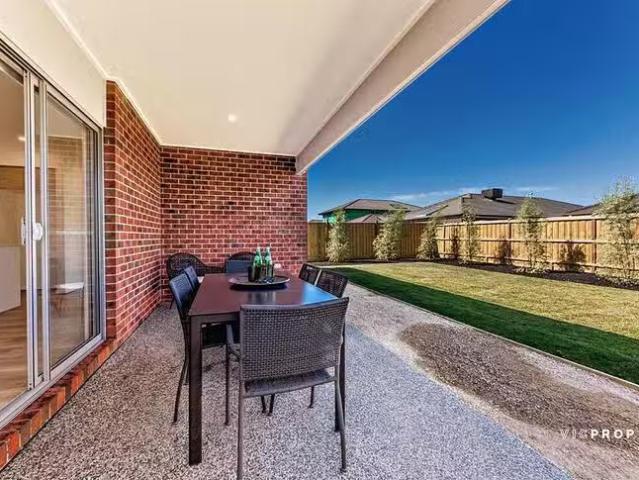Charming 24 Nettle Street, Mambourin, VIC 3024