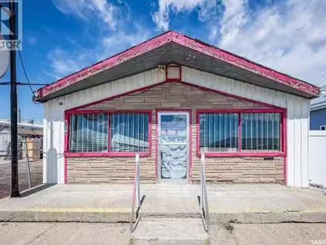 Cozy 254 Railway Avenue, Southey, SK, S0G 4P0 commercial for.