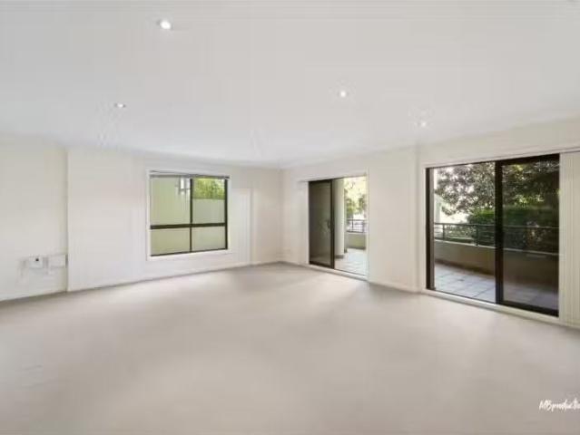 Just in! 2/50 54 Corrimal Street, Wollongong Apartment for ren.