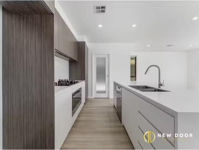 New 252 Glenrock Drive, GOOGONG House for rent Listed by Rent.