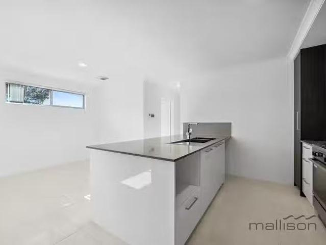 Nice 2/536 Nicholson Road, Canning Vale, WA 6155