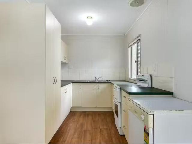 Rental! 25 Catalina Street, Loganlea, QLD 4131