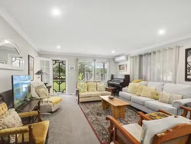 Deal! 25 Gibbons Road, Moss Vale, NSW 2577