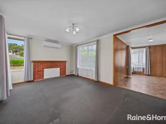 Just in! 25 Darri Street, Mornington, TAS 7018