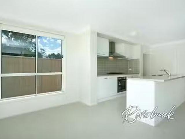 Charming 25 Melrose Street, Middleton Grange NSW 2171
