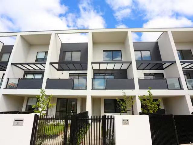 Unique 25 Royal Road, Braybrook VIC 3019