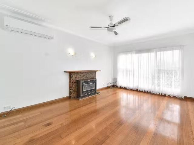 Charming 25 Roberts Road, Airport West VIC 3042