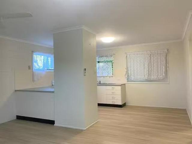 Cozy 2/64 Daniel Street, Mount Pleasant, QLD 4740
