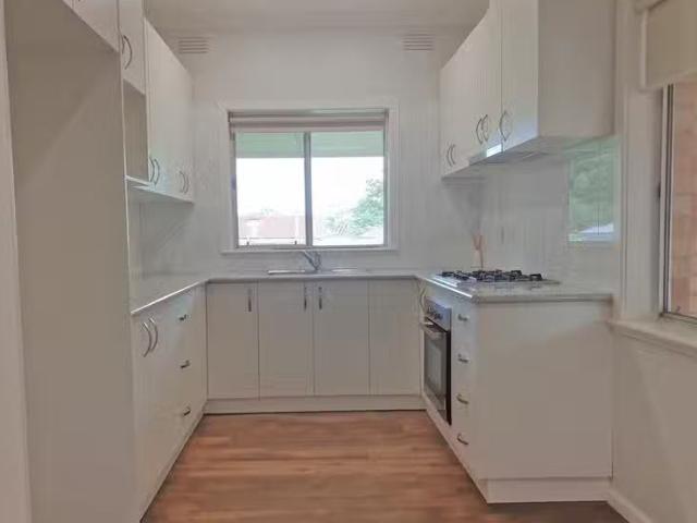 Deal! 260 Bourke Street, Tolland House for rent Listed by Lar.