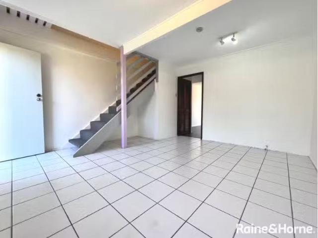 Cheap 2/6 Campbell Place, NOWRA House for rent Listed by Zoe.