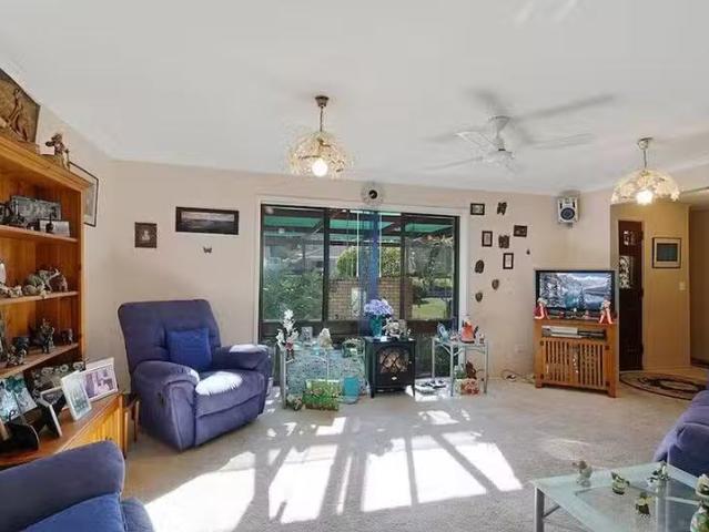 Cheap 26 Crookston Drive, Camden South, NSW 2570