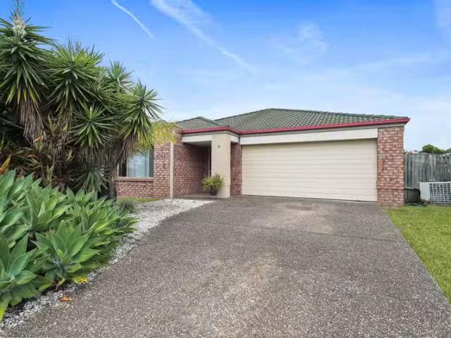 Unique 26 Poinciana Street, Wynnum West QLD 4178