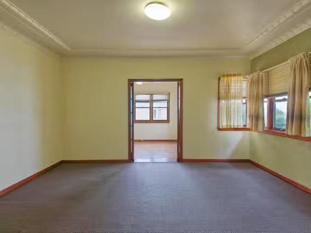 Cheap 26 Toowoomba Road, Oakey, QLD 4401