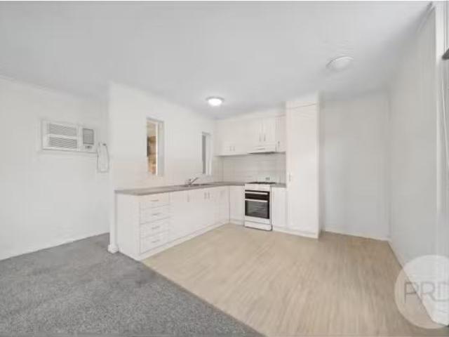 Cozy 2/74a Tompson Street, Wagga Wagga Apartment for rent Lis.