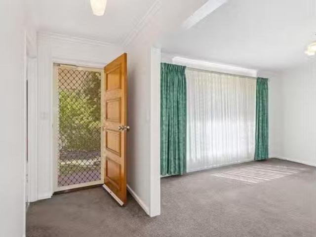Cheap 276 Hanbird Road, Redwood Park, SA 5097