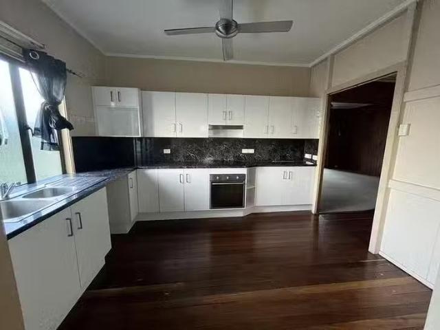 Cozy 277 Pine Street, Berserker, QLD 4701
