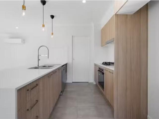Deal! 27 Malibu Road, Lawnton House for rent Listed by Amy Th.