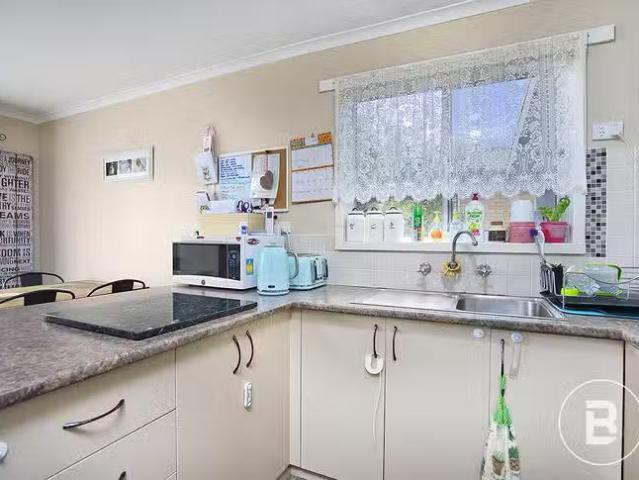 New 27 Malmesbury Street, Wendouree, VIC 3355