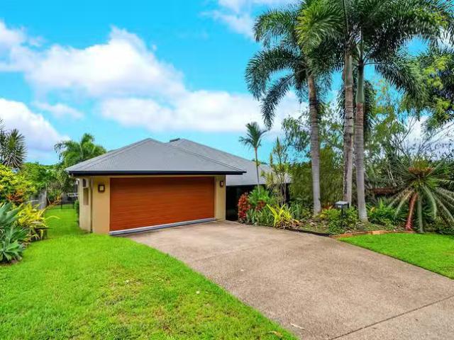 Charming 27 Savannah Street, Palm Cove, QLD 4879