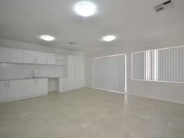 Cozy 27A Middleton Street, Cloverdale, WA 6105