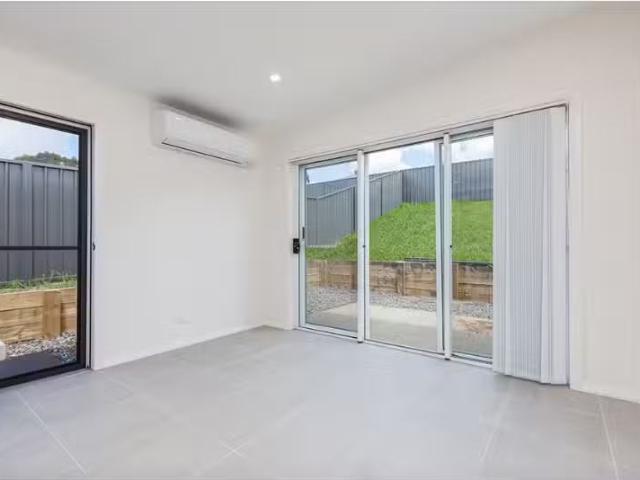 Deal! 2/80 William Street, Paxton Townhouse for rent Listed b.