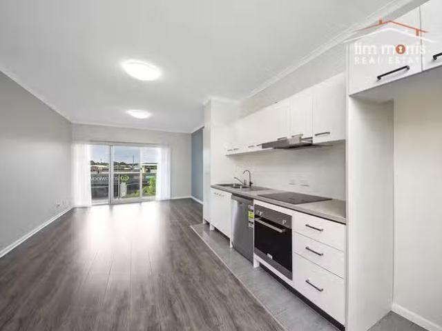 Deal! 28/10 16 Light Common, Mawson Lakes, SA 5095