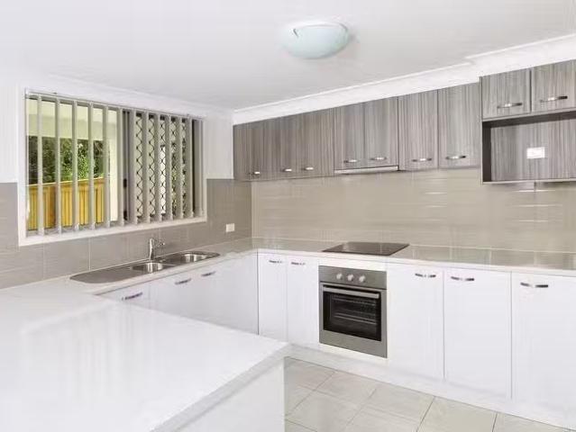 Nice 28/10 Imagination Drive, Nambour, QLD 4560