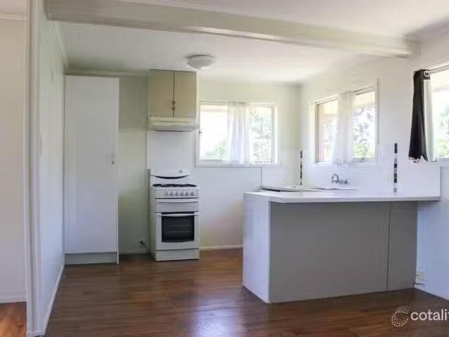 Unique 28 Cortess Street, Kearneys Spring, QLD 4350