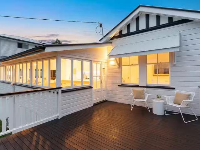 Charming 28 Montrose Road, TARINGA, QLD 4068 House for Rent
