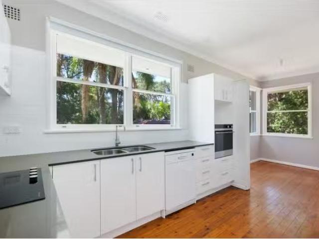 Unique 28 Park Avenue, Avalon Beach House for rent Listed by.
