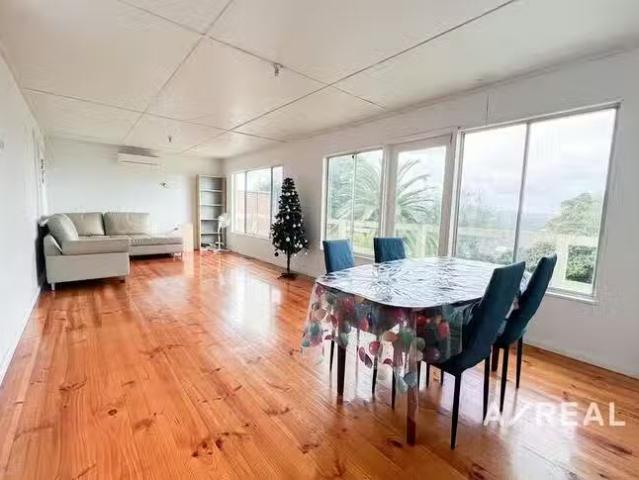 Just in! 28 Rhonda Street, Rosanna, VIC 3084