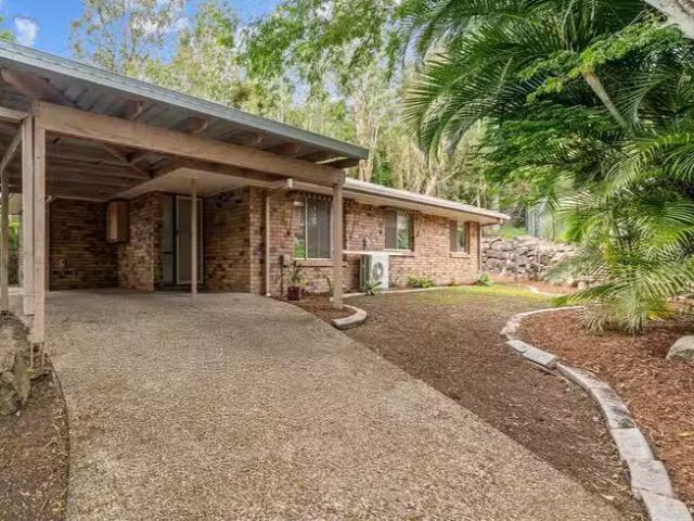 Unique 28 Tetragona Drive, Arana Hills, QLD 4054
